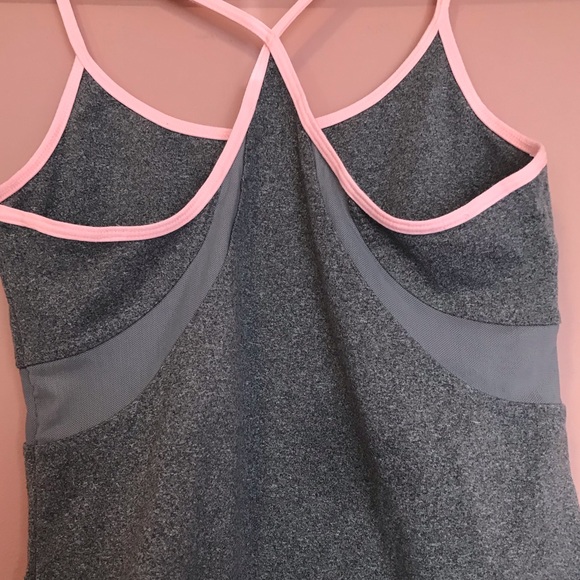 A&F Active Top - Picture 3 of 4